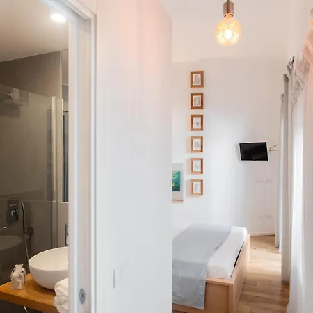 - Tiddi, Solare E Spaziosa Suite-loft Con Terrazzino * ורנאצה