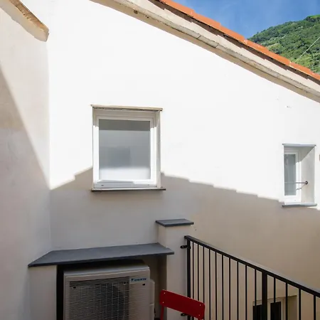 Apartamento - Tiddi, Solare E Spaziosa Suite-loft Con Terrazzino