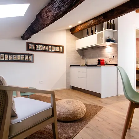 - Tiddi, Solare E Spaziosa Suite-loft Con Terrazzino ורנאצה