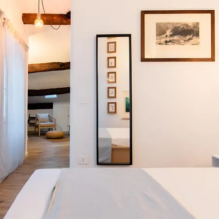 - Tiddi, Solare E Spaziosa Suite-loft Con Terrazzino Vernazza